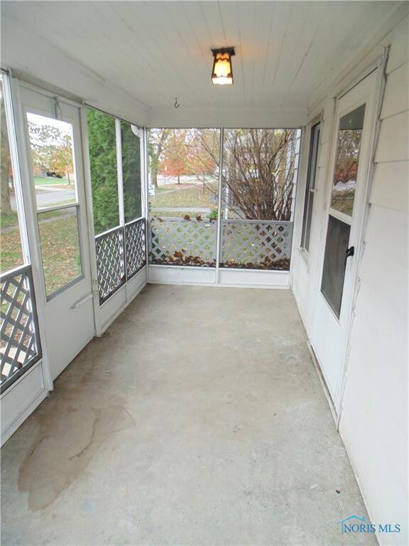 2833 121st St, Toledo, OH 43611 - photo 3