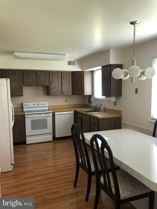 353 Peachtree Dr, Jenkintown, PA 19046 - photo 6