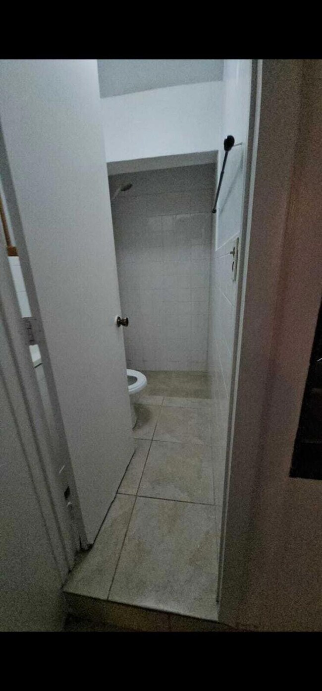 210 W 60th St unit B, Hialeah, FL 33012 - photo 5