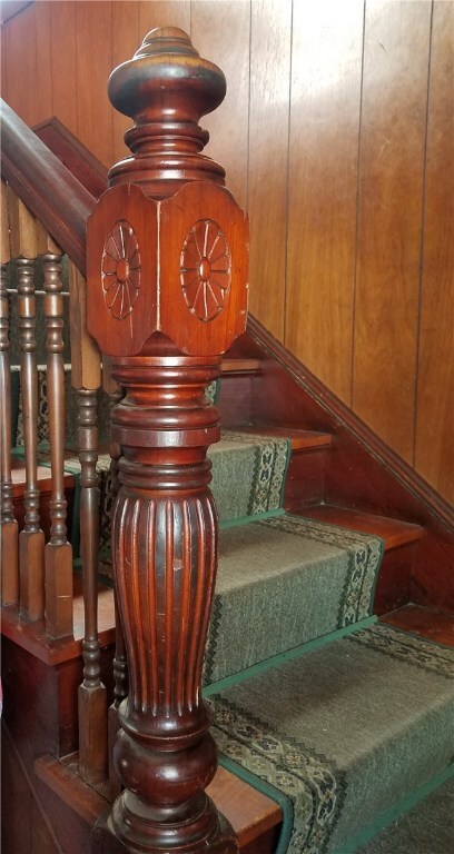 Original woodwork and bulls eye moldings throughou