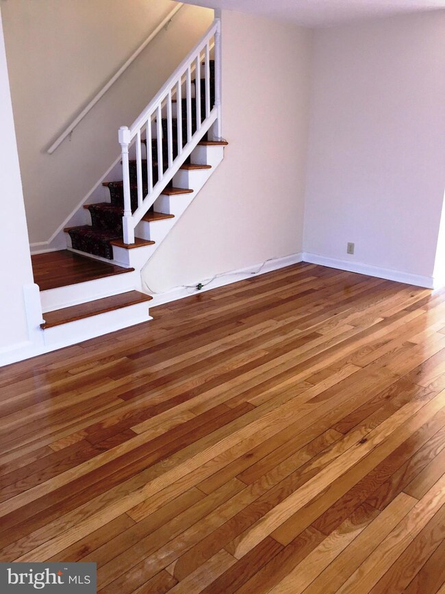 3621 S Taylor St unit 914, Arlington, VA 22206 - photo 2