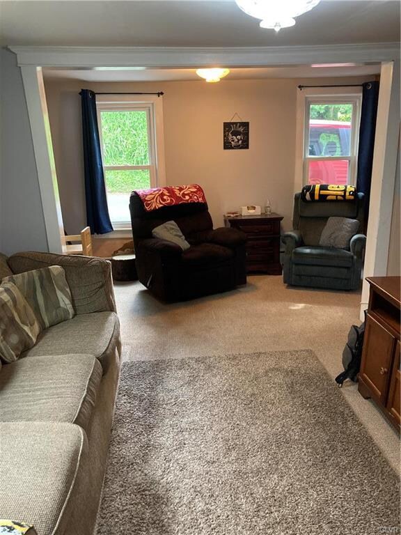 3252 Quarry St, Whitehall, PA 18052 - photo 5