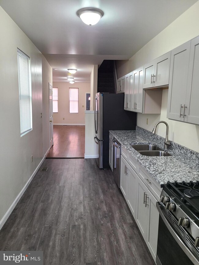 616 Spruce St, Reading, PA 19602 - photo 5