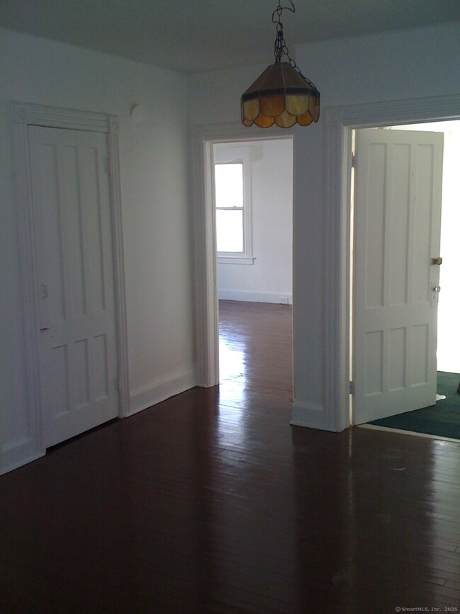 117 Maple Ave, Stamford, CT 06902 - photo 6