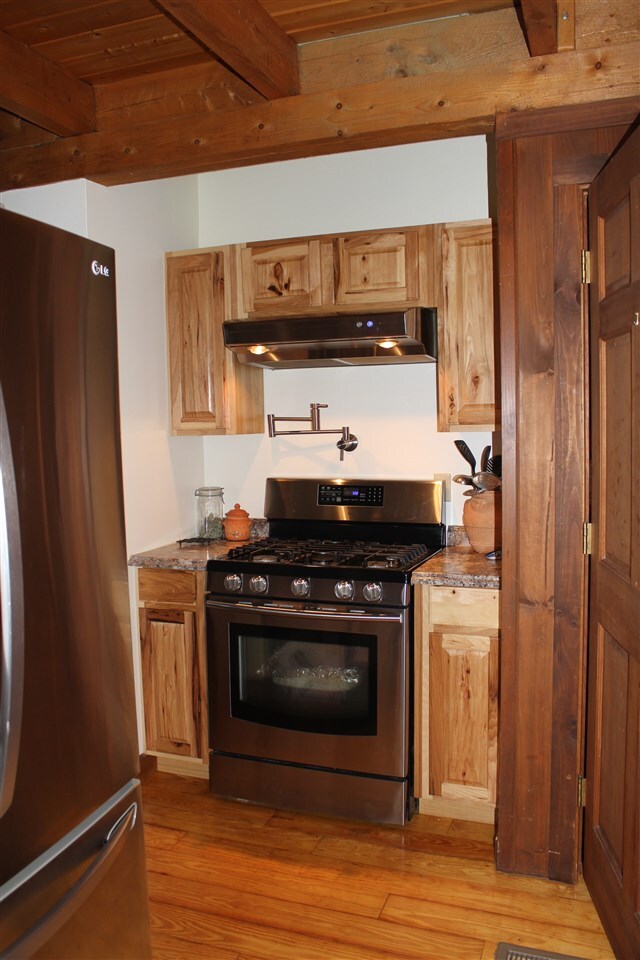 521 Crestwood Rd, Lyndonville, VT 05851 - photo 6