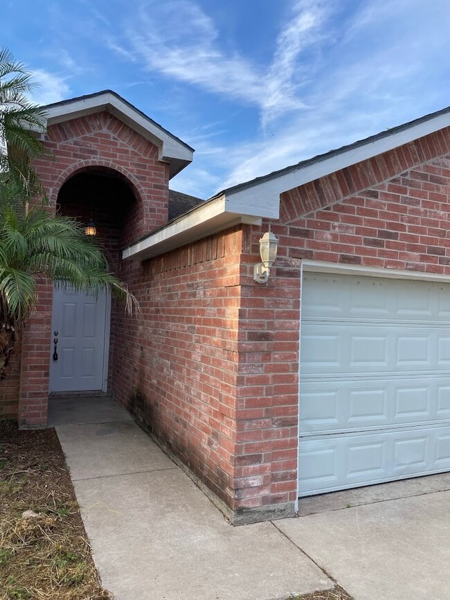 2505 W Coast Dr, Weslaco, TX 78596 - photo 4