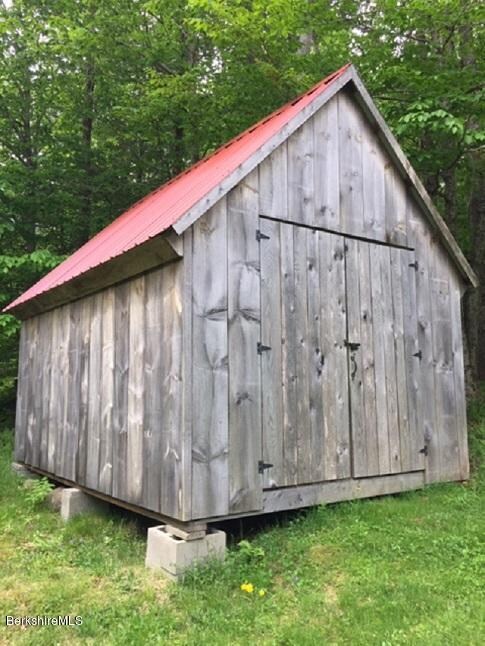 2810 Howe Pond Rd, Readsboro, VT 05350 - photo 5