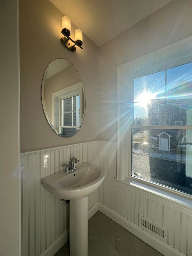 6 Juniper Ln unit 3, Portsmouth, NH 03801 - photo 3