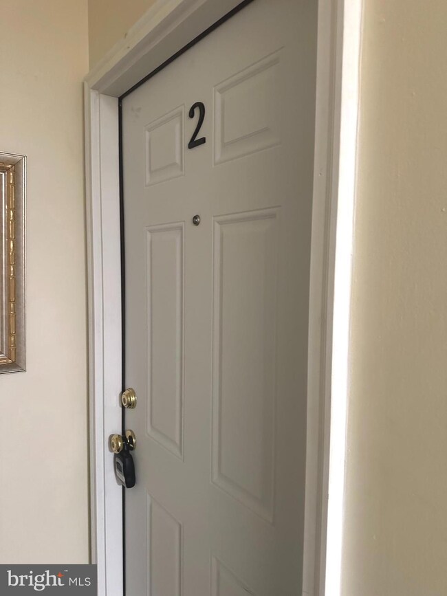 64 W Antietam St unit . 2, Hagerstown, MD 21740 - photo 3