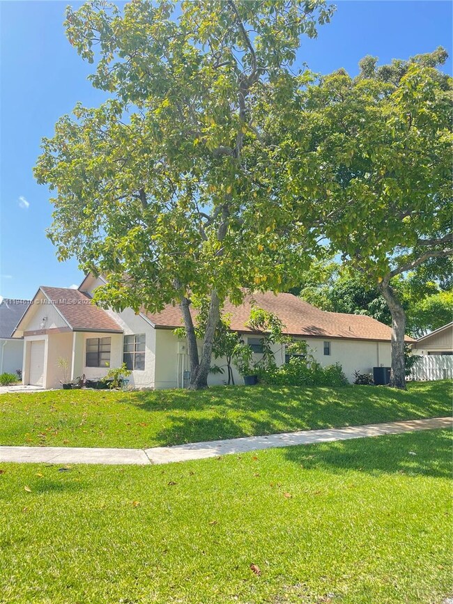 1466 Summit Run Cir, West Palm Beach, FL 33415 - photo 3