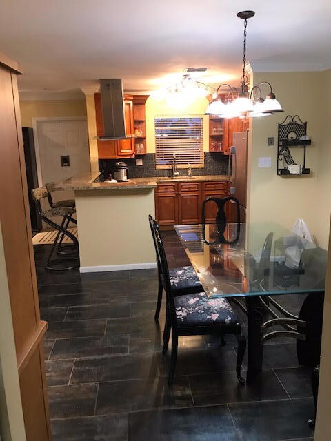 Kitchen/Dining Area