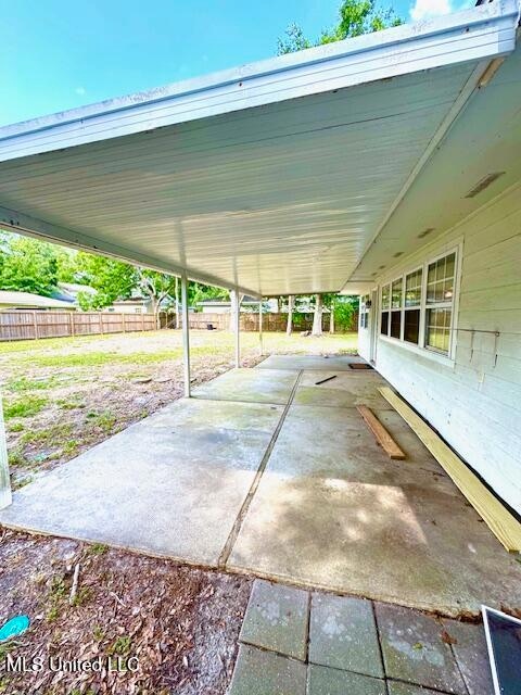 318 E 4th St, Long Beach, MS 39560 - photo 2