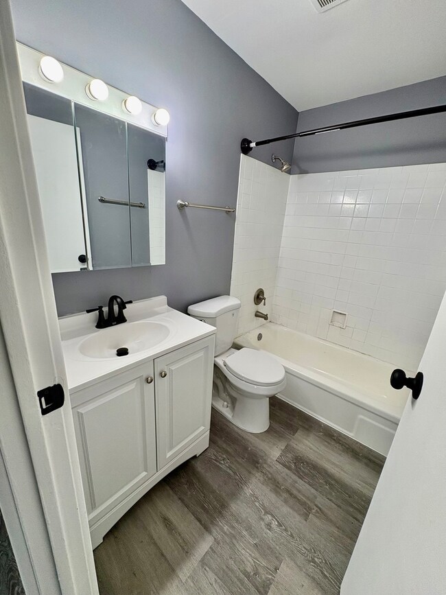 2400 Light Rd unit 212, Oswego, IL 60543 - photo 6