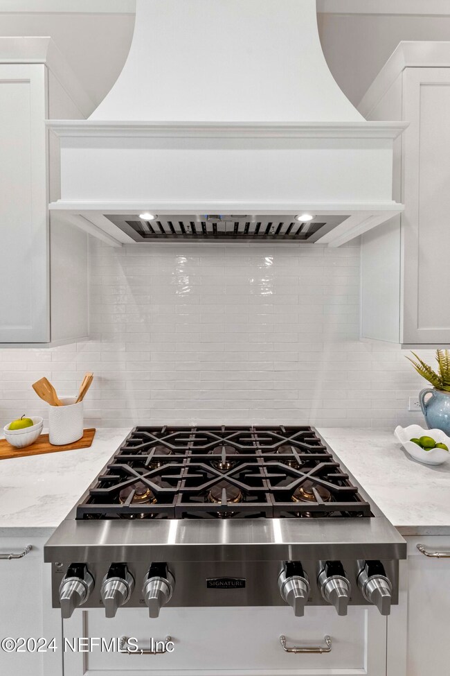 KITCHEN RANGE