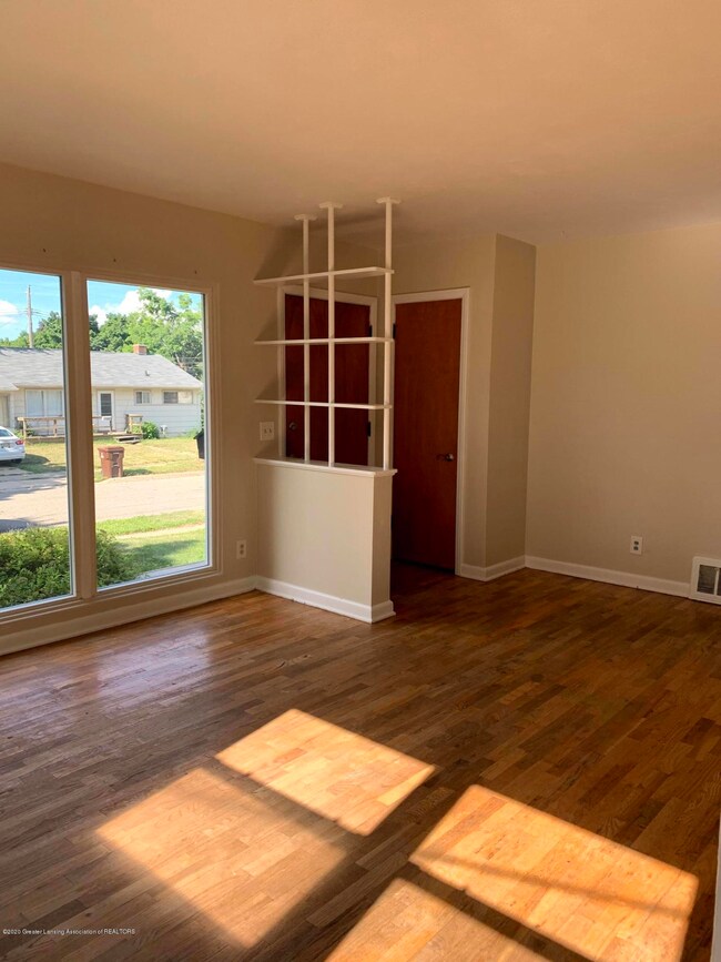 1629 Victor Ave, Lansing, MI 48910 - photo 7