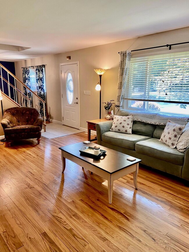 1312 Gumwood Dr, Columbus, OH 43229 - photo 7