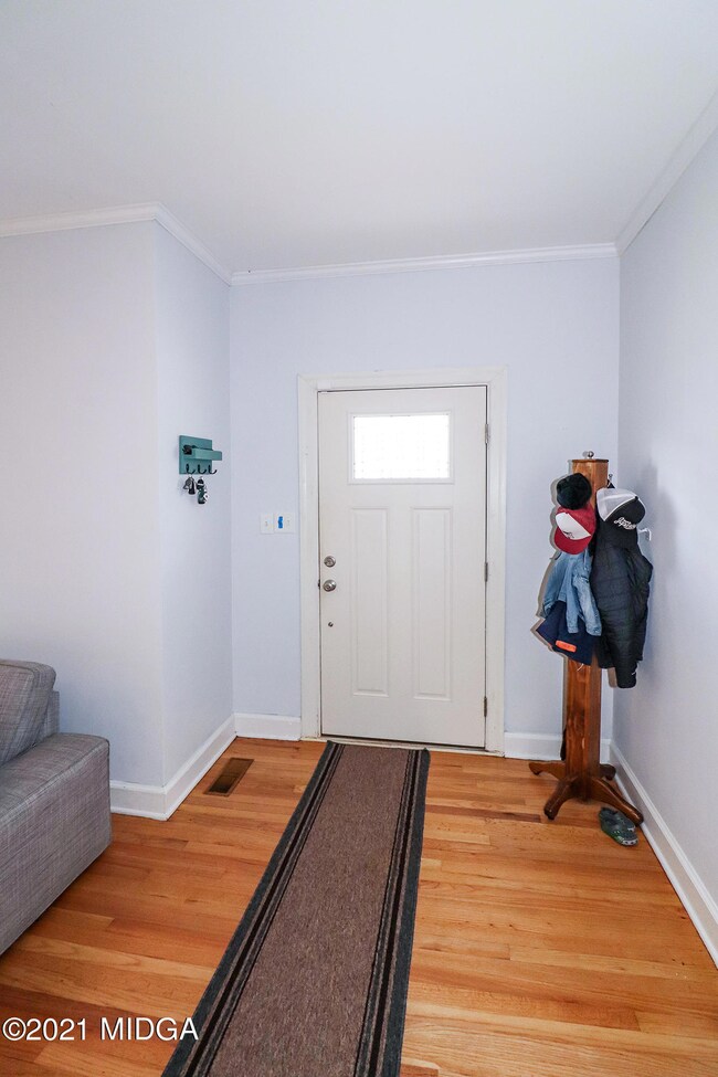515 Pinecrest Rd - Foyer