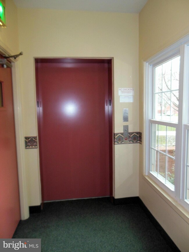 9203 Groffs Mill Dr unit 9203, Owings Mills, MD 21117 - photo 7