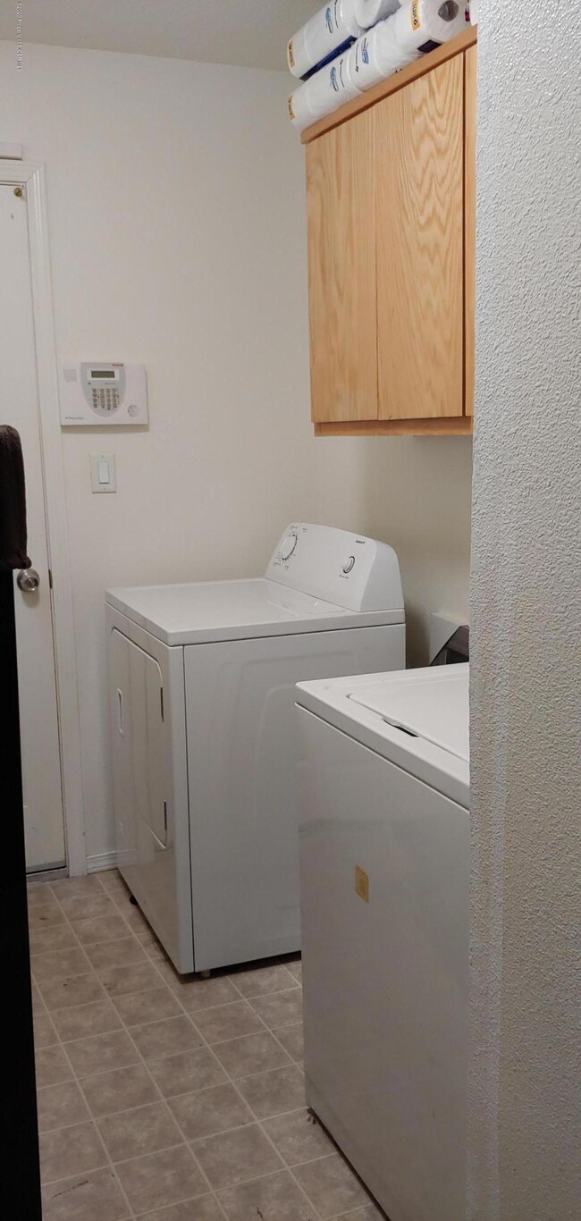 204 Valle Vista Dr, Farmington, NM 87401 - photo 6