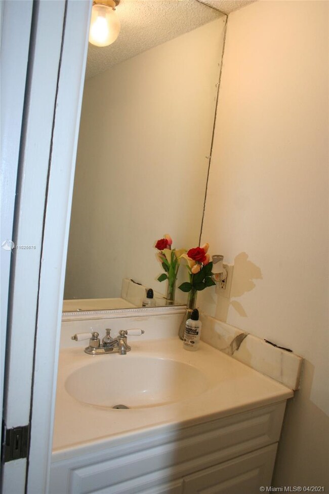 2762 S University Dr unit 9D, Davie, FL 33328 - photo 7