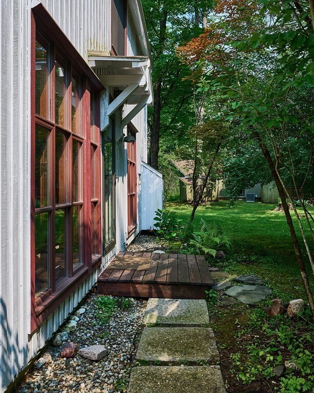 52 Pine Grove, Amherst, MA 01002 - photo 3