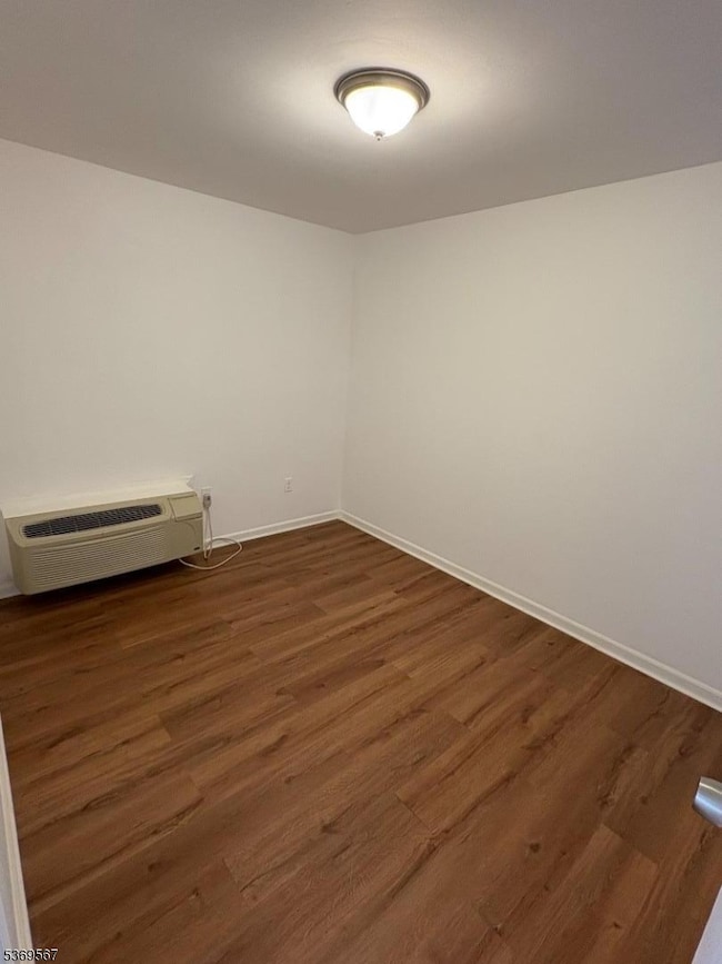 56-60 Ferguson St unit N3, Newark, NJ 07105 - photo 3
