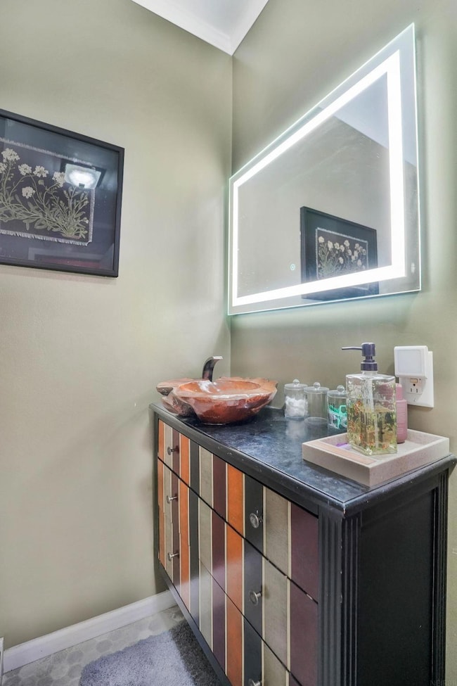 1129 Wallgate Ave, Waterloo, IA 50701 - photo 6