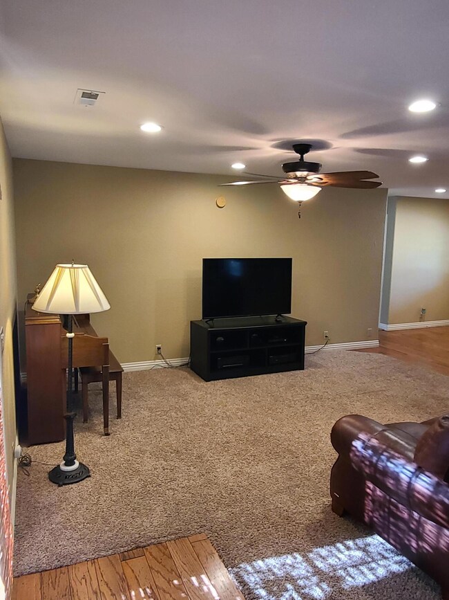 633 N Jerico St, Nixa, MO 65714 - photo 6
