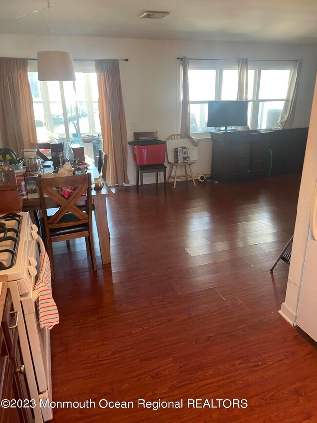 22 Pilot Rd, Toms River, NJ 08753 - photo 3