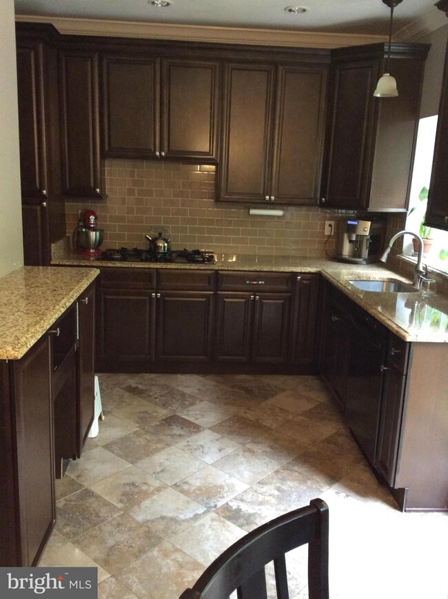 7115 Tolliver St, Alexandria, VA 22306 - photo 4