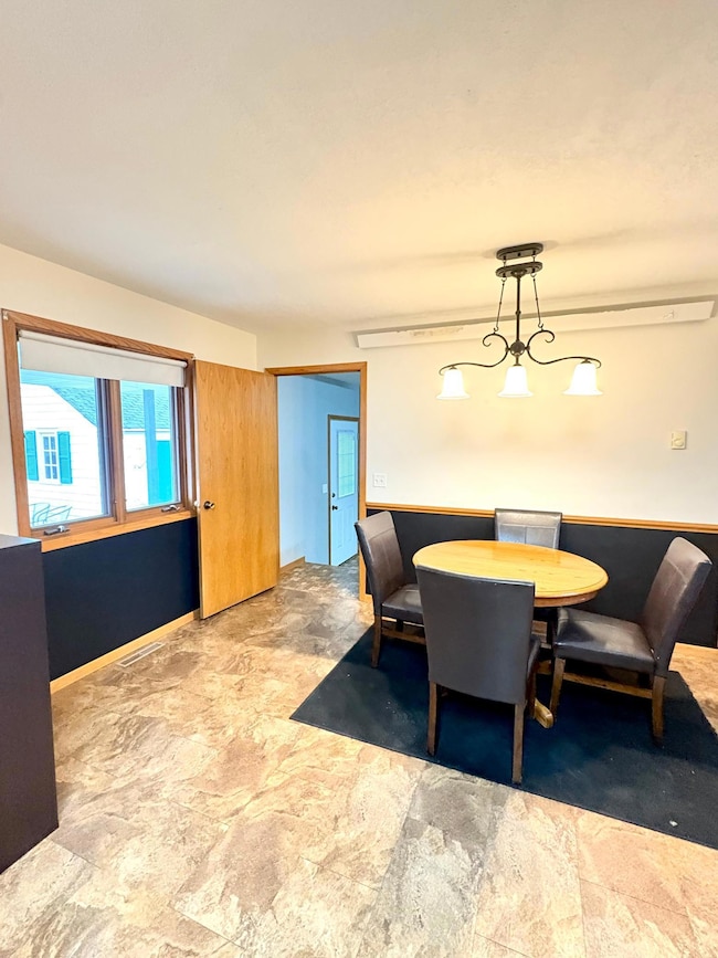 429 E Rooney Ave, Appleton, MN 56208 - photo 3