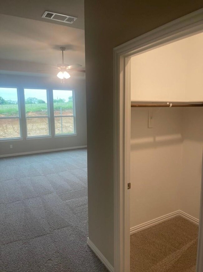 3517 Austin St, Gainesville, TX 76240 - photo 7