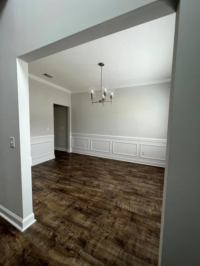 423 Fairview Cir, Hinesville, GA 31313 - photo 4