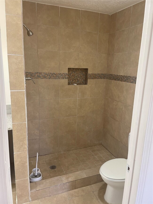 23907 Lestergate Dr, Spring, TX 77373 - photo 7