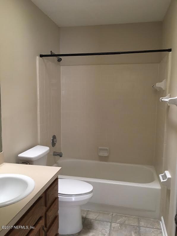 2476 Townsquare Dr, Jacksonville, FL 32216 - photo 6