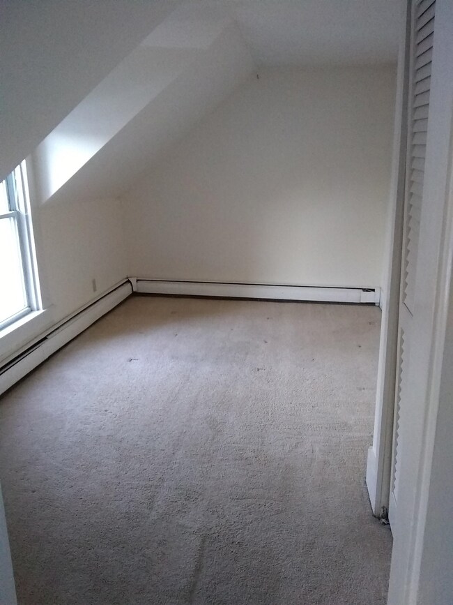 32 S Main St unit 4, Chester, VT 05143 - photo 3