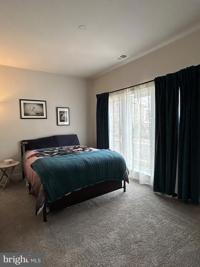 8151 Greenpoint Place, Rockville, MD 20855 - photo 5