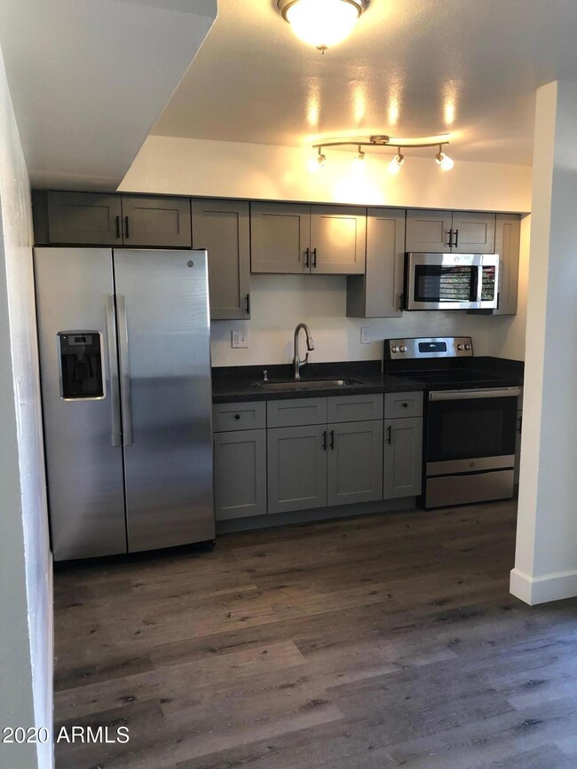 2222 N 27th St, Phoenix, AZ 85008 - photo 2