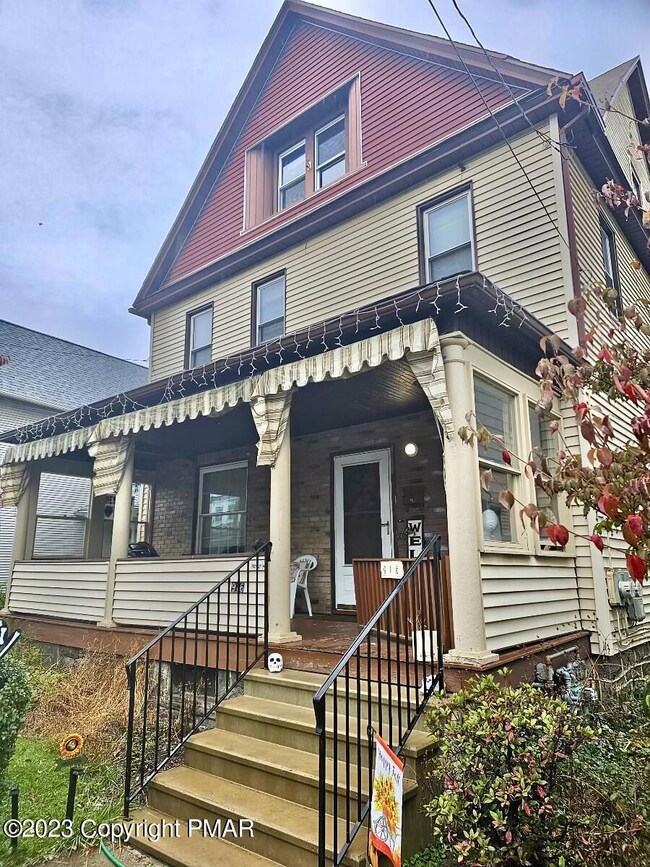 916 W Elm St, Scranton, PA 18504 - photo 2