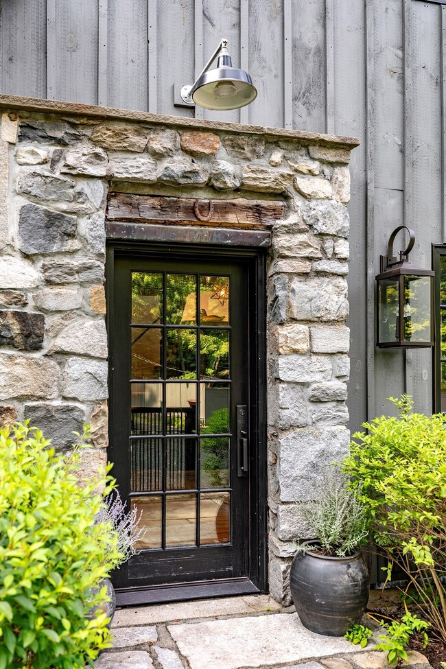 Main entrance to the guest house.