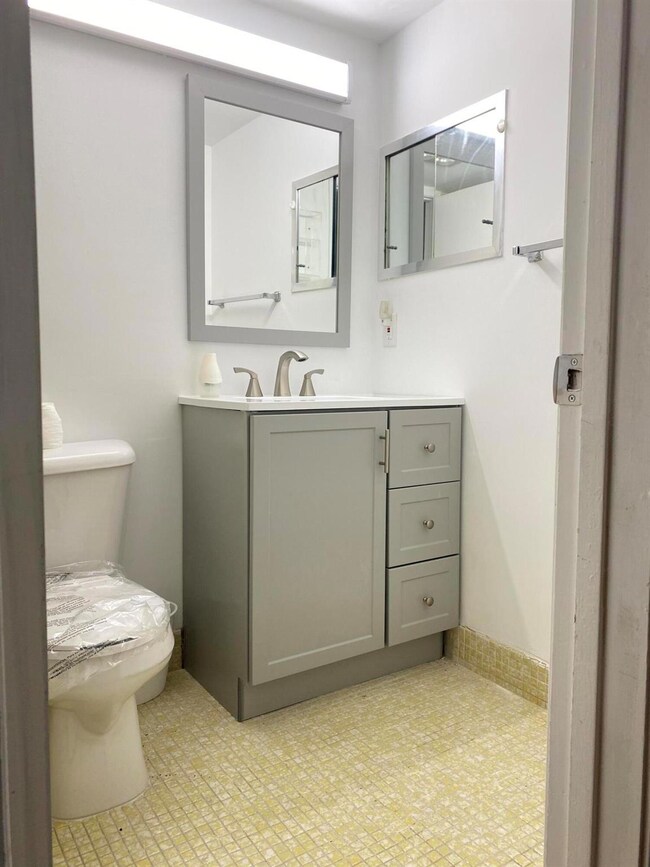 321 Camden N, West Palm Beach, FL 33417 - photo 7