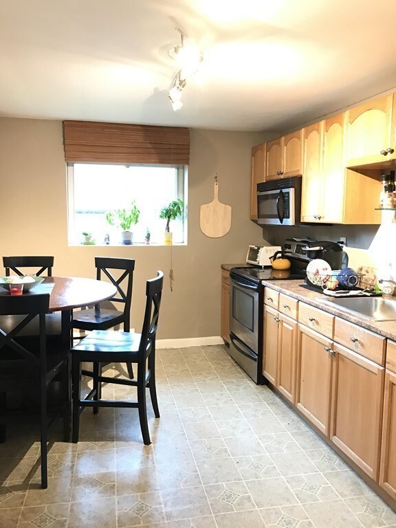 40 Bryon Rd unit 6, Chestnut Hill, MA 02467 - photo 5