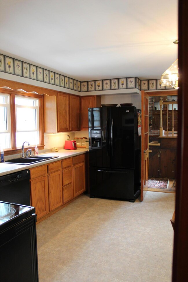 11 Martin Ave, Waterville, ME 04901 - photo 4