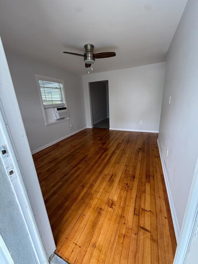 3612 Elizabeth St, Palm Springs, FL 33461 - photo 4