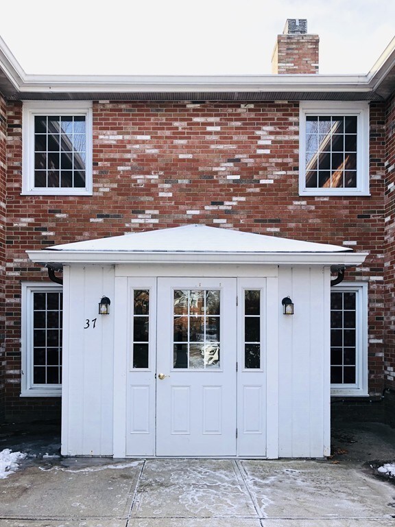 37 Fountain Ln unit 6, South Weymouth, MA 02190 - photo 2