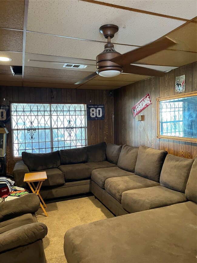 7335 Marilyn Ln, Houston, TX 77016 - photo 5