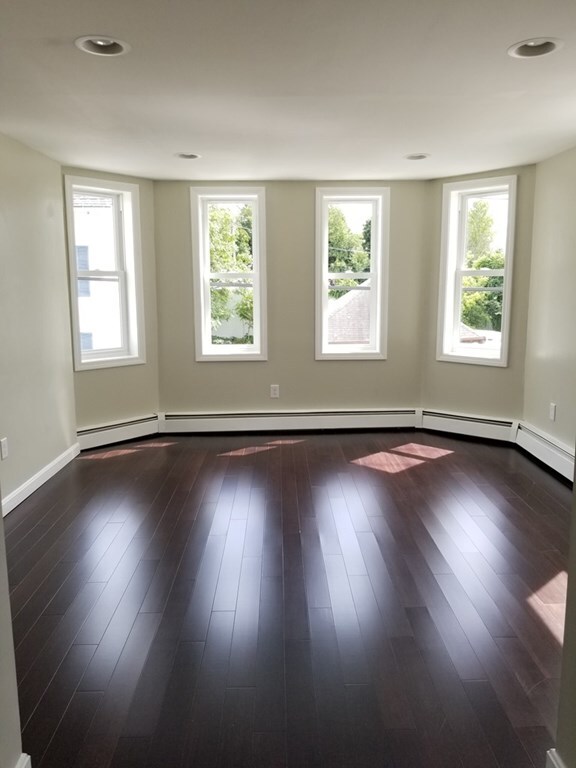 9 Mulberry St, Haverhill, MA 01830 - photo 7