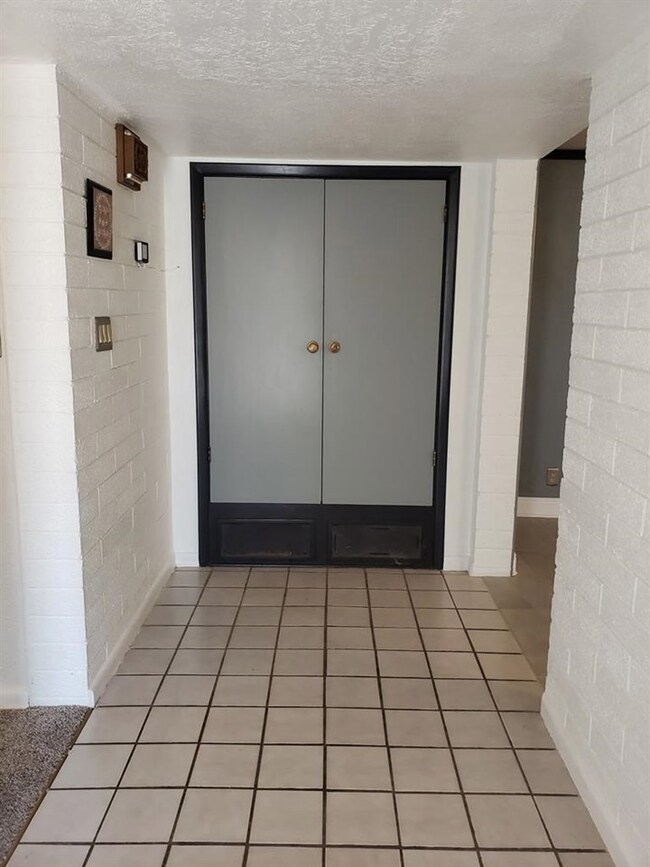 607 Madison Ave, Alamogordo, NM 88310 - photo 5