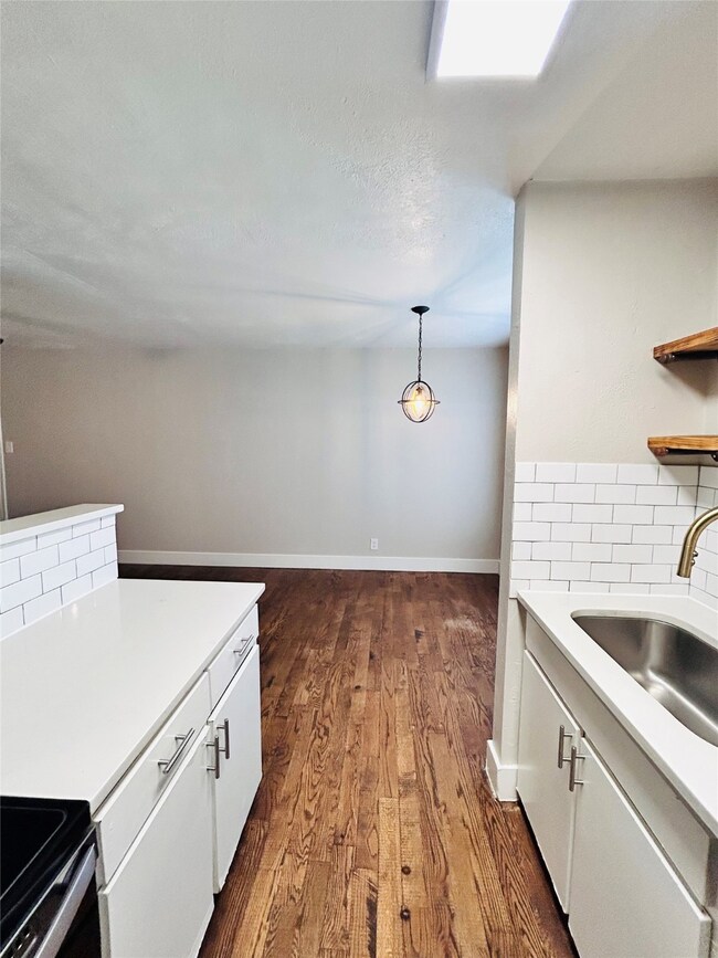 2211 S Vernon Ave unit 207, Dallas, TX 75224 - photo 5