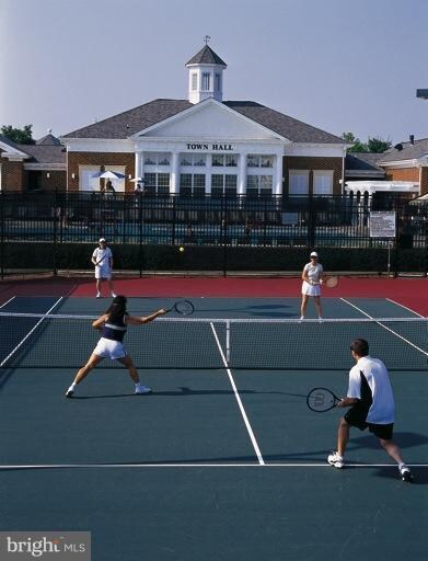 25161 Riding Center Dr, Chantilly, VA 20152 - photo 3